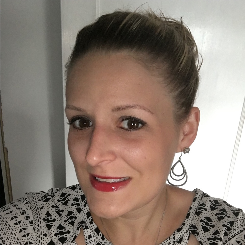 Meet your Posher, Rebekah